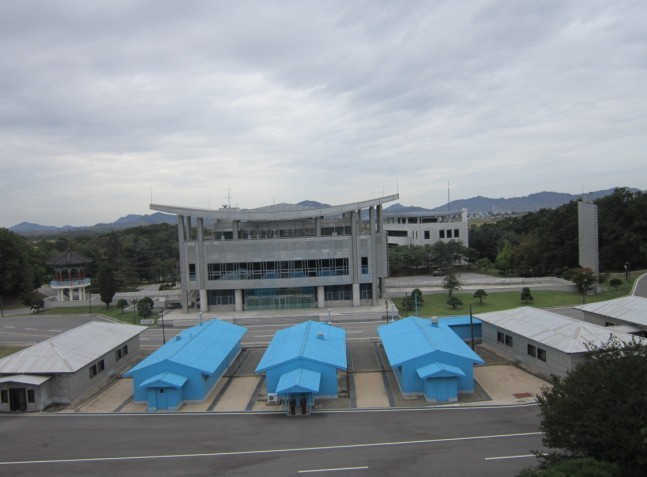 平壤開城板門店、三八線、妙香山、南浦、雙飛